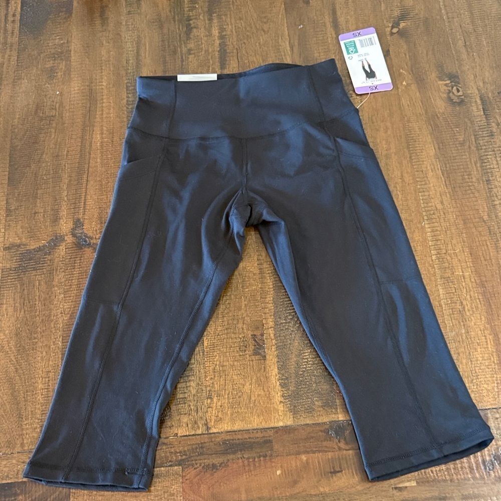 32 Degrees Black Cropped Leggings